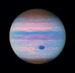 Hubbleův vesmírný dalekohled HST pořídil ultrafialový snímek Jupitera