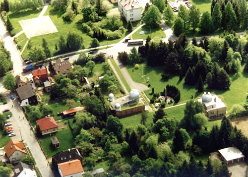 Letecký pohled na areál Hvězdárny Valašské Meziříčí