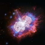 Velký ohňostroj hvězdy Eta Carinae pohledem Hubbleova teleskopu