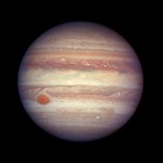 Planeta Jupiter v opozici na nejnovějším snímku z HST