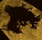 Pozoruhodná podobnost mezi Zemí a Titanem – stejná hladina moří